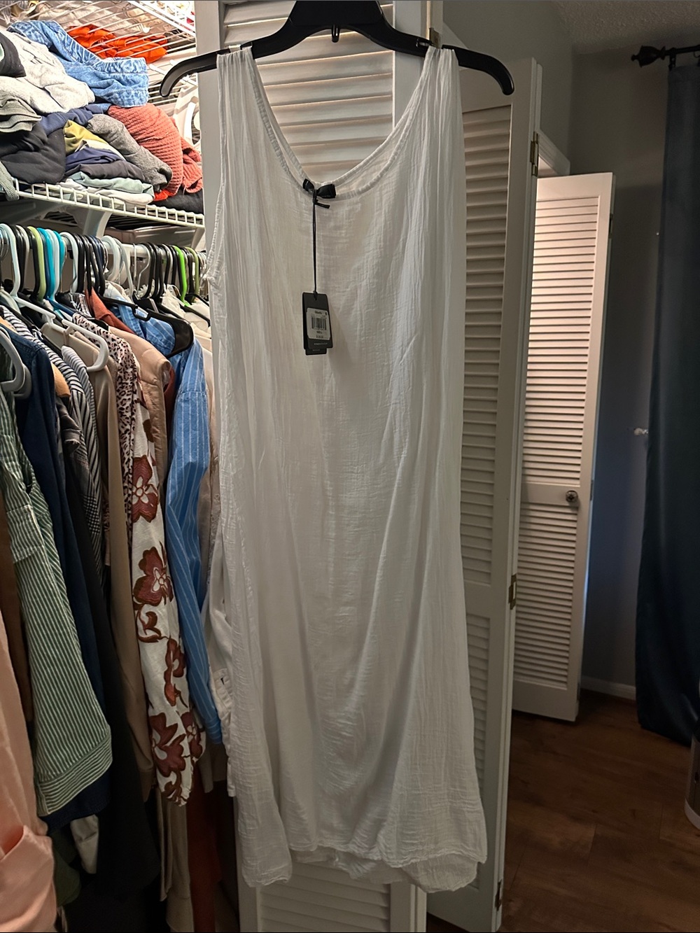 Lightweight White Sleeveless Women's Dress - Picture 1 of 3